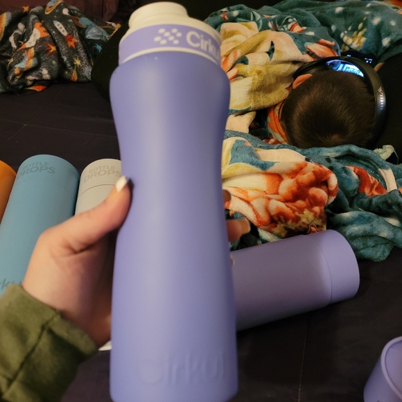 Limited Edition: 22oz. Cirkul Lavender Bottle Drop - Picture 4 of 5